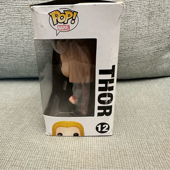 Funko POP! Marvel Avengers Thor #12 Vinyl Figure DAMAGED BOX SEE PICS - Picture 3 of 6
